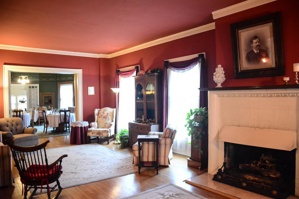Looking Glass Inn Indianapolis Bagian luar foto