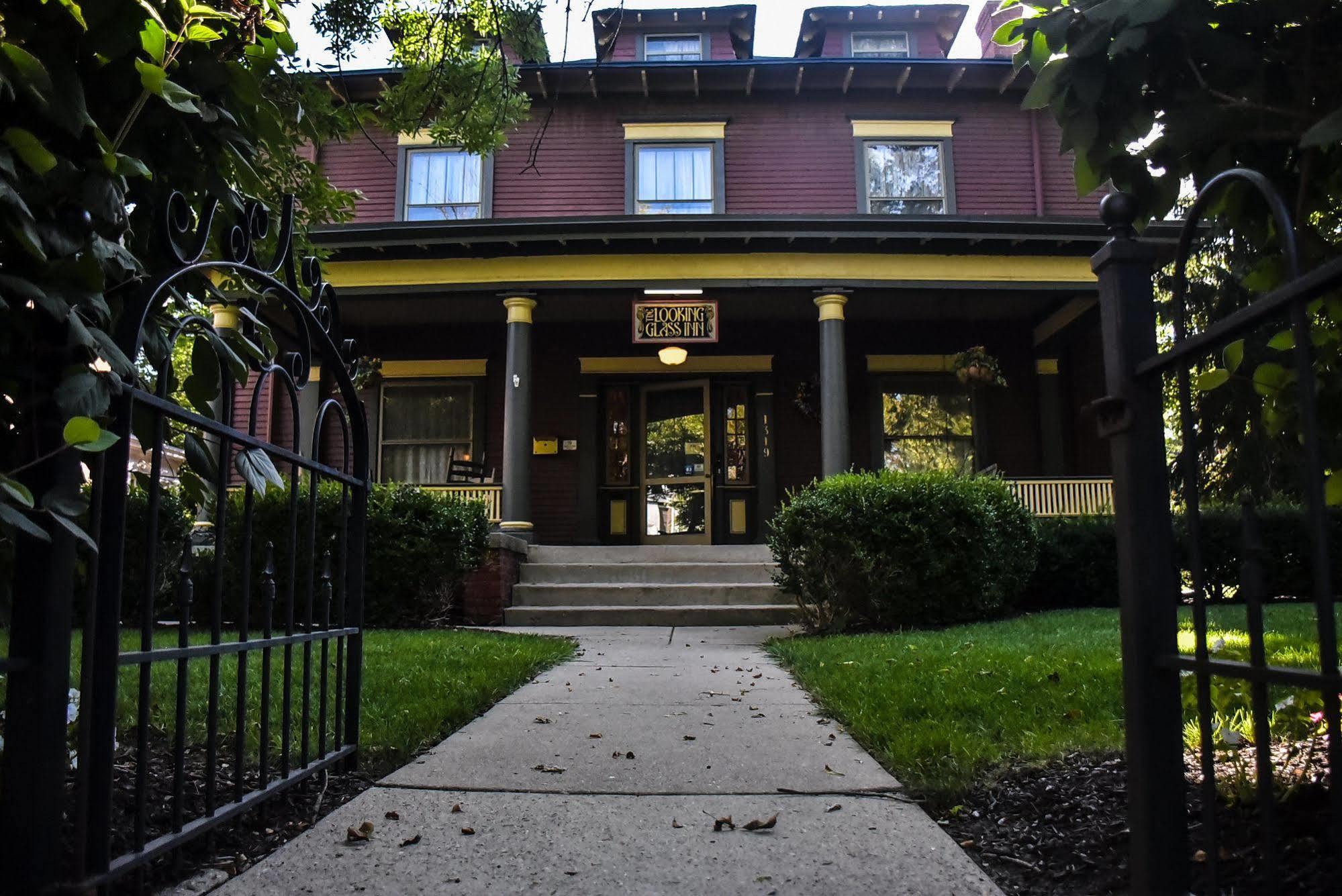 Looking Glass Inn Indianapolis Bagian luar foto