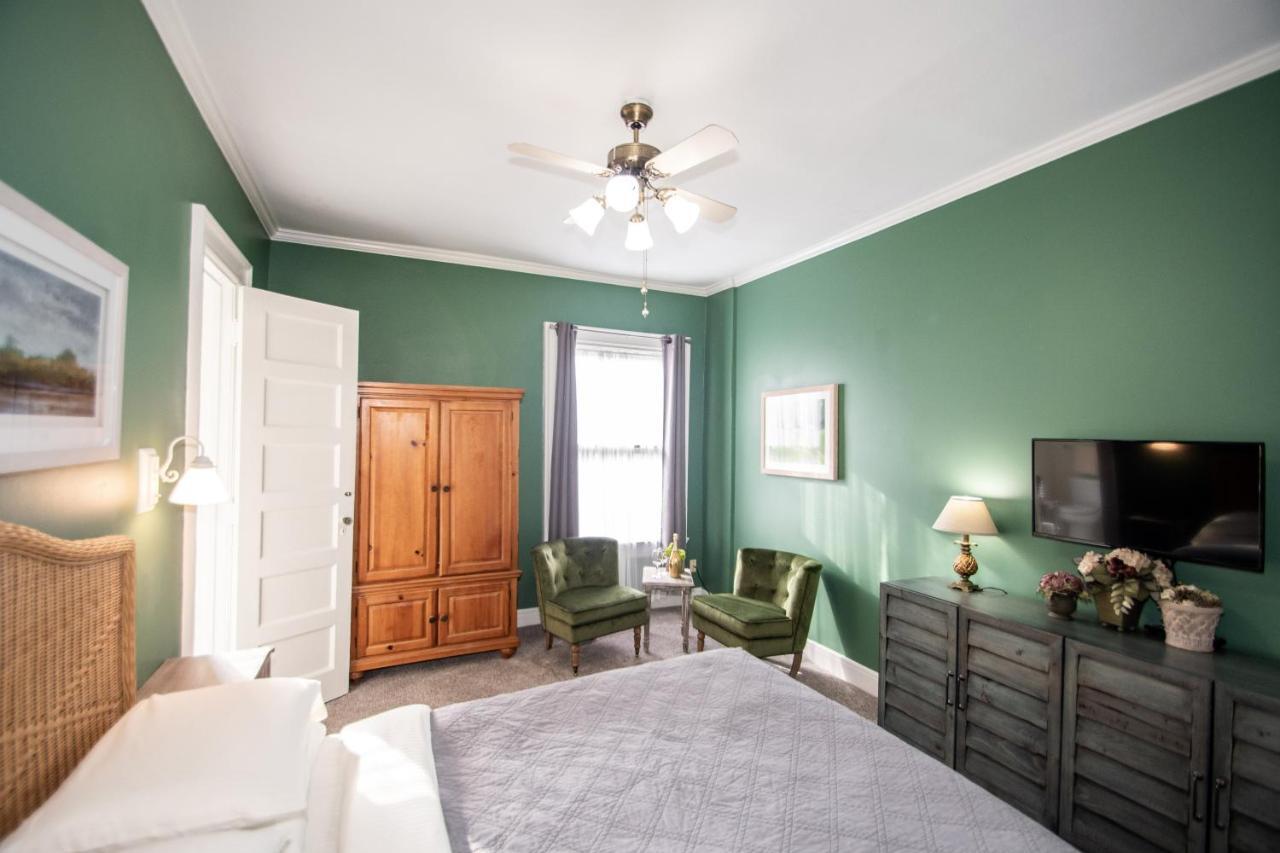 Looking Glass Inn Indianapolis Bagian luar foto