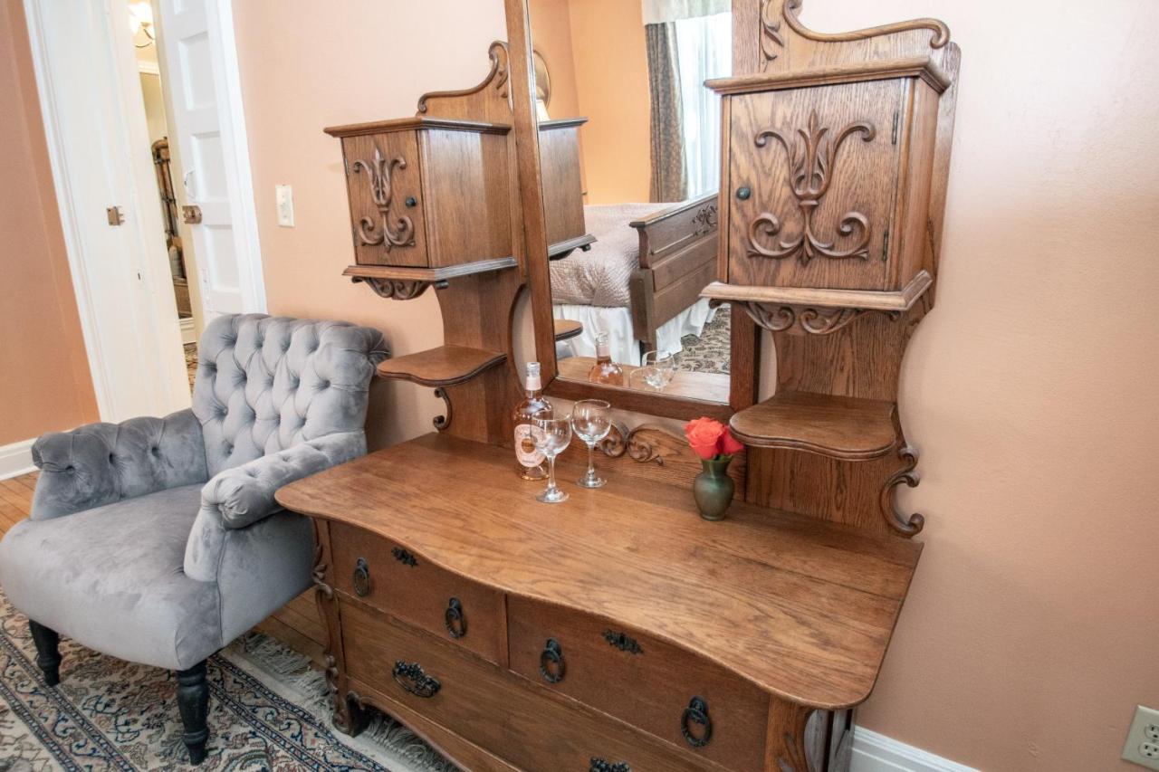Looking Glass Inn Indianapolis Bagian luar foto