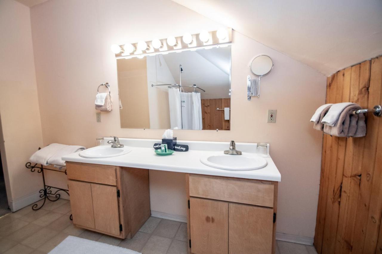 Looking Glass Inn Indianapolis Bagian luar foto